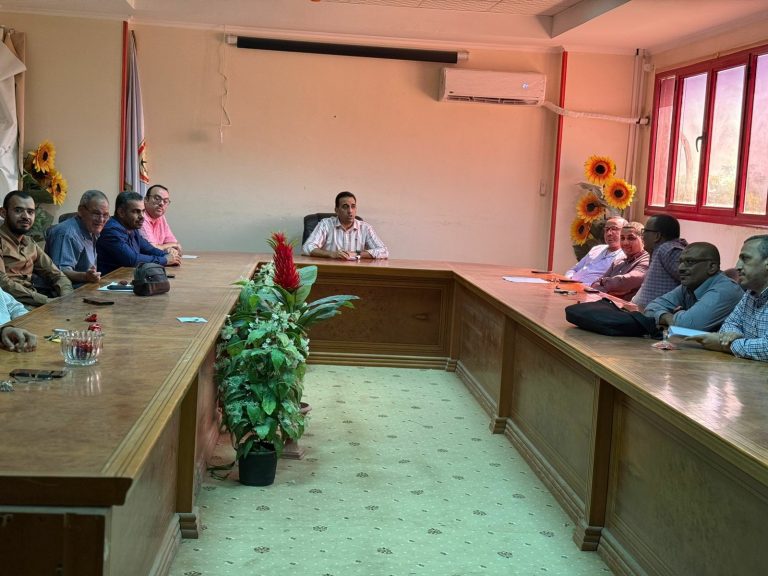 اجتماع عميد الكلية مع السادة أعضاء هيئة التدريس والهيئة المعاونة بالكلية