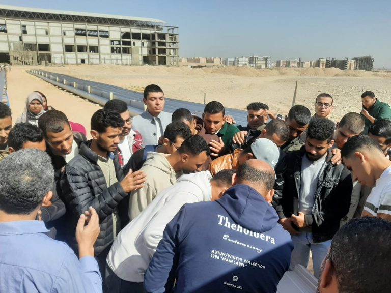 قسم الهندسة المدنية ينظم رحلات علمية لقناطر ديروط بأسيوط والصالة المغطاه بجامعة سوهاج