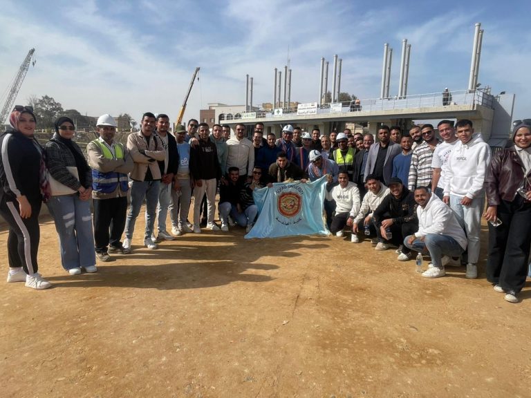 قسم الهندسة المدنية ينظم رحلات علمية لقناطر ديروط بأسيوط والصالة المغطاه بجامعة سوهاج
