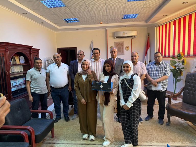 سيارة كهربائية وميزان إلكتروني في مشروعات تخرج قسم الهندسة الكهربيّة بكليه الهندسة بجامعه سوهاج